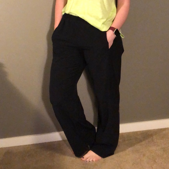 Women's Athletic Pants With Zipper Pockets